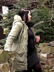 15 pictures - Chubby girl pisses outside on stone step