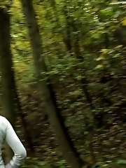 15 pictures - Pretty dark haired girl pisses while on a jog