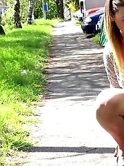 15 pictures - Gorgeous blonde sprays her messy stream of piss