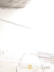 15 pictures - Sexy babe pisses off the edge of white steps