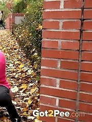 15 pictures - Blonde on Leaves